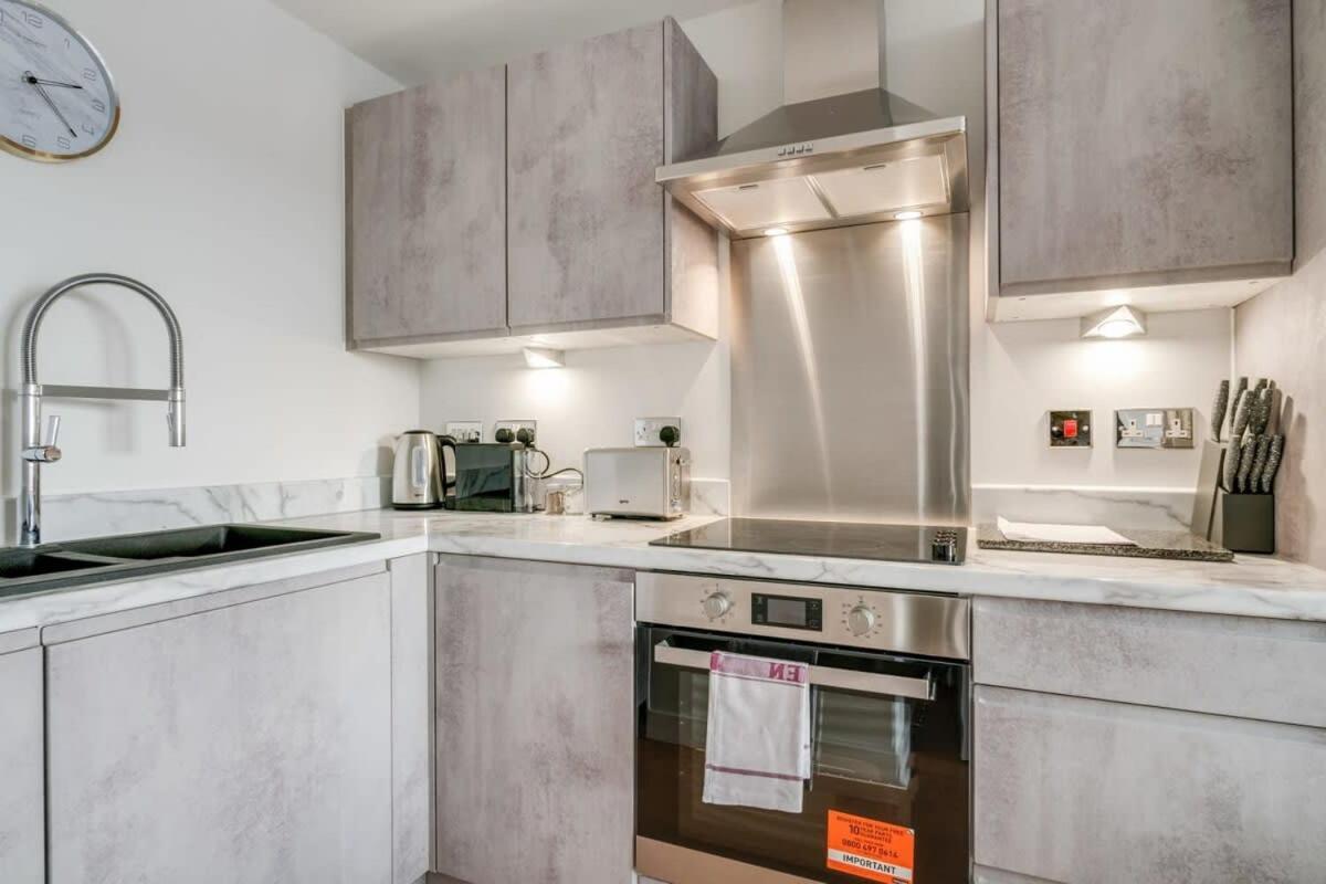 Lovely Riverside 2 Bed Apartment Λιντς Εξωτερικό φωτογραφία